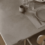 Table céramique inconvénient éclat sur le bord