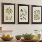 Décoration murale cuisine avec affiche citrons et feuilles sur mur lumineux